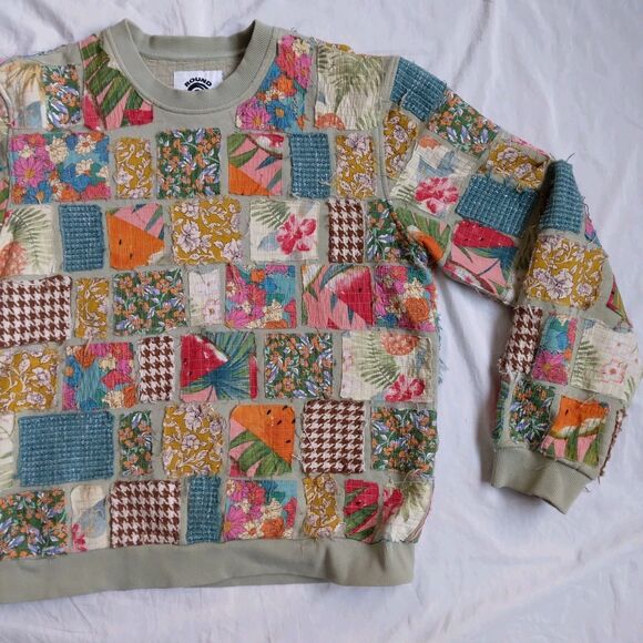 Round Two Quilted Patchwork Crewneck Sweatshirt Retro Mens Size Small - Picture 4 of 15